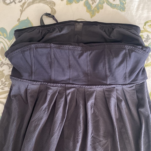 Lululemon tank top size 6 or 8 - Picture 9 of 9